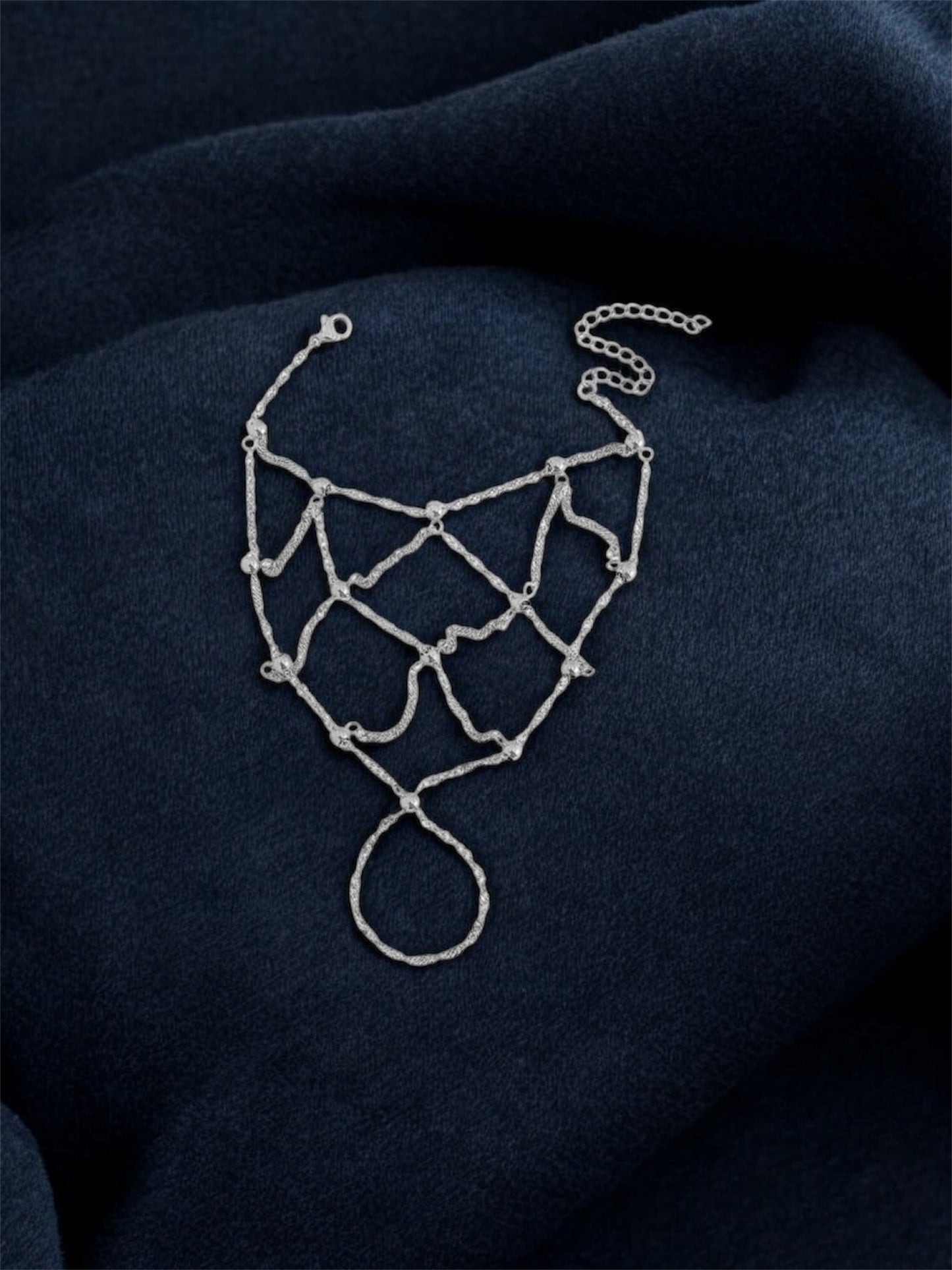 Kufiya Mesh Hand Chain | Gold or Silver