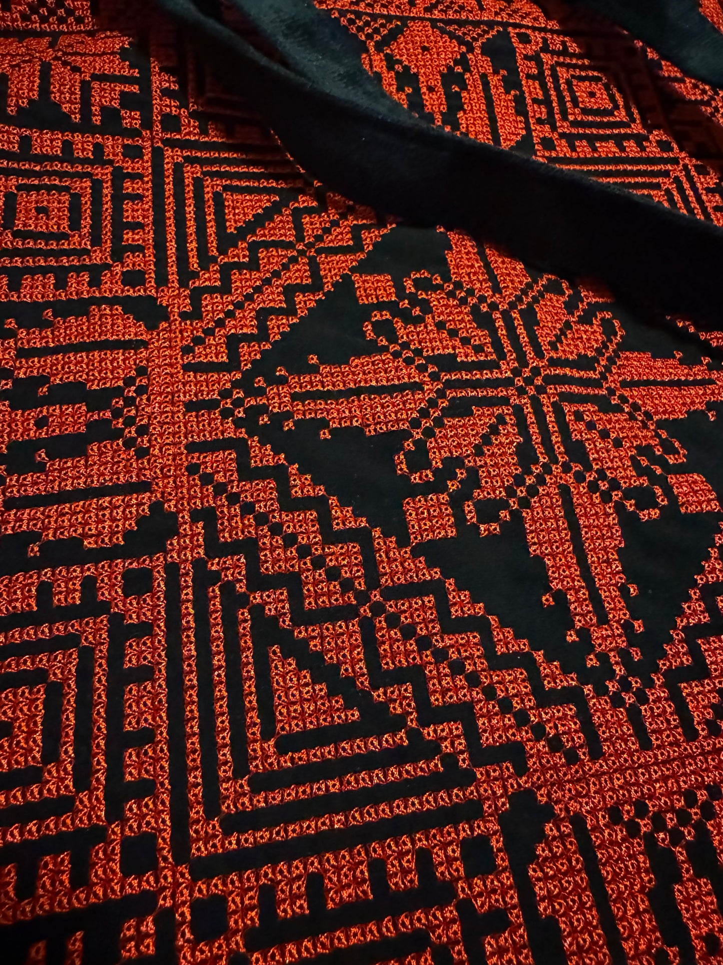 Tatreez Tote Bag – All Red | Palestinian Embroidery