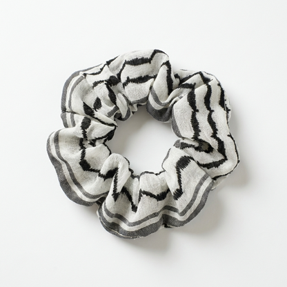 Classic Kufiya Scrunchie - White & Black